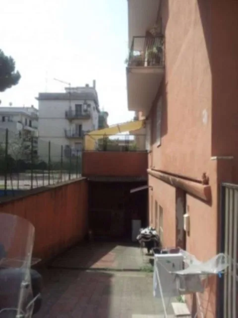 BATTISTINI-LOCALE 230 MQ - foto 2